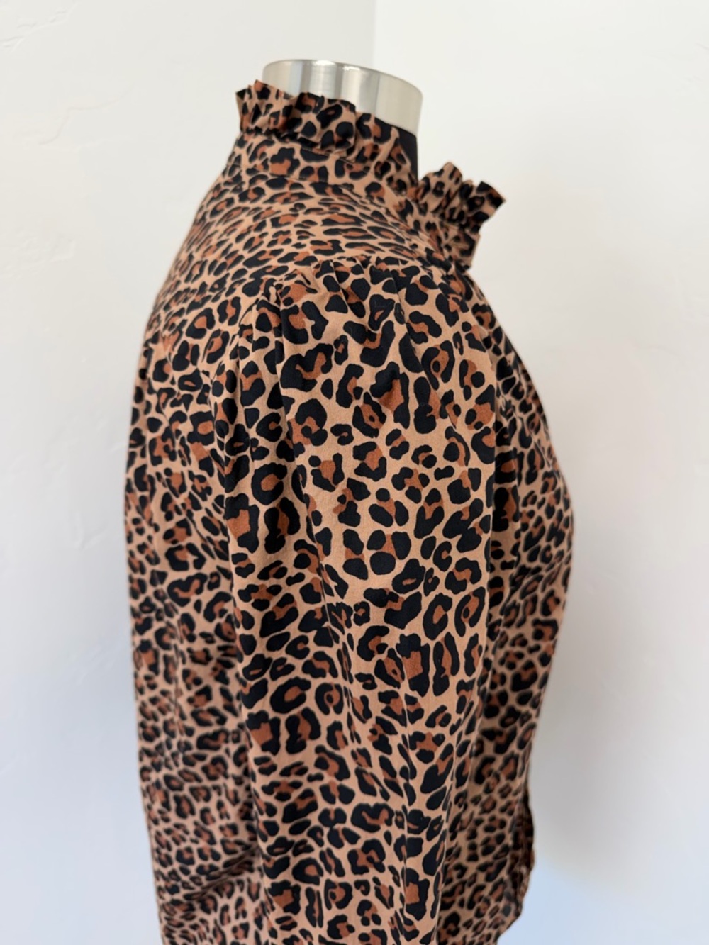 Boden Leopard Print Button-Up Ruffle Neck in Brown Black Shirt Size 6 - Picture 6 of 11